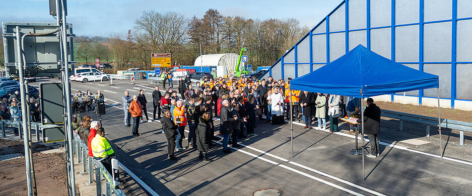 Der modernisierte Schemelsbergtunnel auf der B39 ist nach umfangreicher Sanierung am Donnerstag feierlich eröffnet worden. Der modernisierte Schemelsbergtunnel auf der B39 ist nach umfangreicher Sanierung am Donnerstag feierlich eröffnet worden.