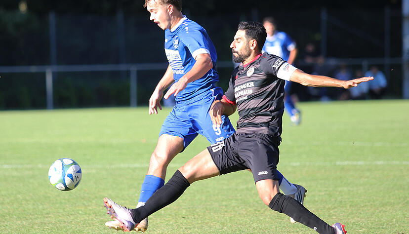 Für Michael Baronas (links) und die SG Kirchardt geht es im Sinsheimer Landesliga-Derby darum, die ersten Punkte im Jahr 2026 einzufahren. Für Hakan Aslantas (rechts) und Türkspor Eppingen ist es praktisch die letzte Chance, die Hoffnung auf den Klassenerhalt aufrechtzuerhalten. Für Michael Baronas (links) und die SG Kirchardt geht es im Sinsheimer Landesliga-Derby darum, die ersten Punkte im Jahr 2026 einzufahren. Für Hakan Aslantas (rechts) und Türkspor Eppingen ist es praktisch die letzte Chance, die Hoffnung auf den Klassenerhalt aufrechtzuerhalten.