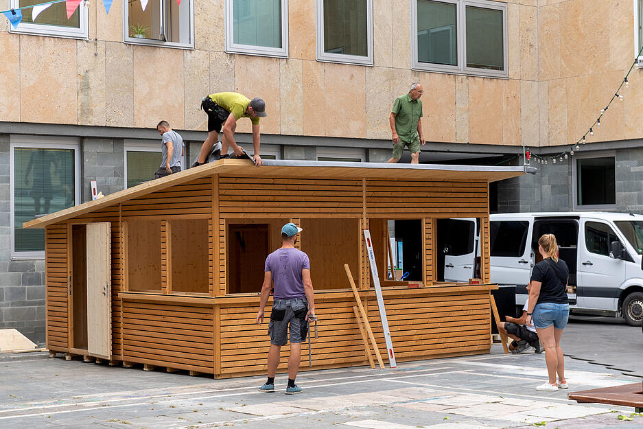 Am Samstag ist das Weindorf von 14 bis 23 Uhr und am Sonntag von 14 bis 22 Uhr geöffnet.