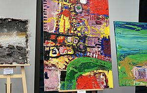 Mal konkret, mal abstrakt macht Klaus Hub auf den Klimawandel aufmerksam − und benutzt dafür auch biologisch abbaubares Material. Mal konkret, mal abstrakt macht Klaus Hub auf den Klimawandel aufmerksam − und benutzt dafür auch biologisch abbaubares Material.