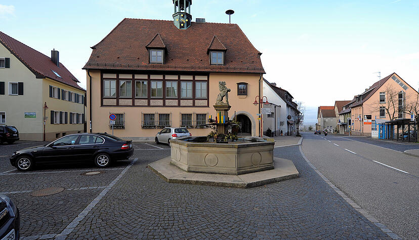Unruhe im Rathaus L&ouml;wenstein: B&uuml;rgermeister Birk steht wegen seiner Amtsf&uuml;hrung zunehmend in der Kritik.
