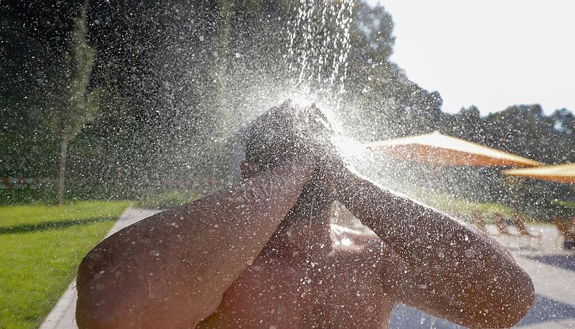 Bis zum Donnerstag soll es in Baden-Württemberg extrem heiß bleiben, danach ist nur eine leichte Abkühlung in Sicht. (Archivbild) Bis zum Donnerstag soll es in Baden-Württemberg extrem heiß bleiben, danach ist nur eine leichte Abkühlung in Sicht. (Archivbild)