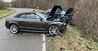 In Lauffen ist es am Freitagnachmittag zu einem schweren Unfall gekommen. Zwei Autos kollidierten frontal miteinander.