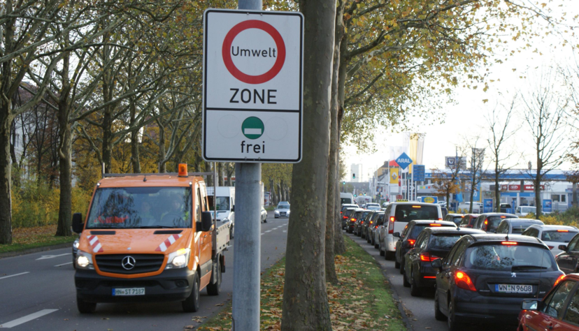 Autostau auf der Neckarsulmer Straße (B27). In Heilbronn drohen, wie in vielen anderen Städten Fahrverbote für Diesel-Fahrzeuge. Foto: Archiv/Friese Autostau auf der Neckarsulmer Straße (B27). In Heilbronn drohen, wie in vielen anderen Städten Fahrverbote für Diesel-Fahrzeuge. Foto: Archiv/Friese
