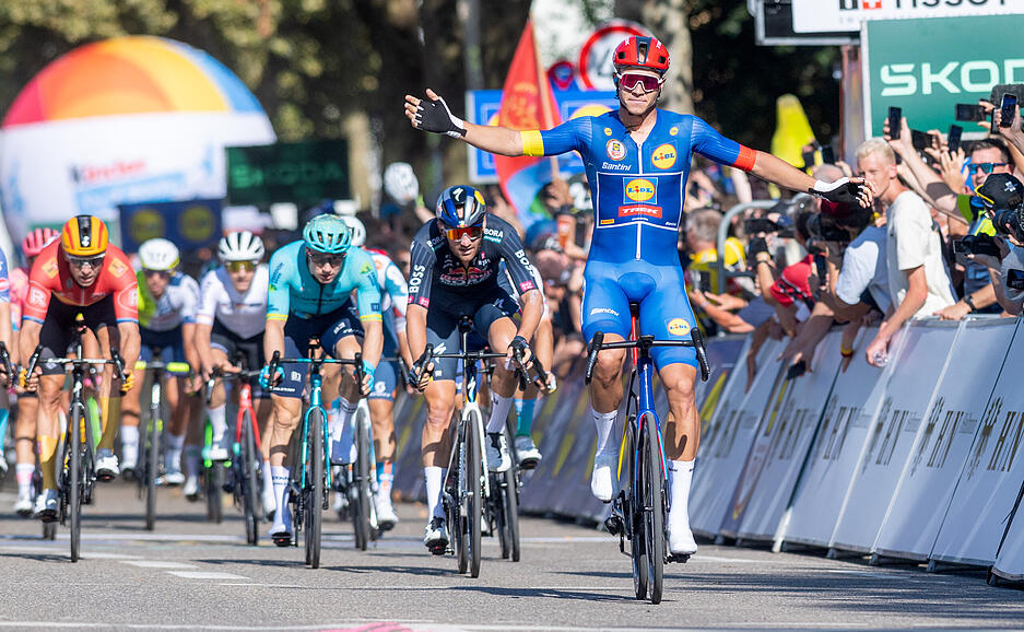Die erste Etappe der Lidl-Deutschland-Tour endete mit einem spektakulären Sprintfinale in Heilbronn. Die erste Etappe der Lidl-Deutschland-Tour endete mit einem spektakulären Sprintfinale in Heilbronn.