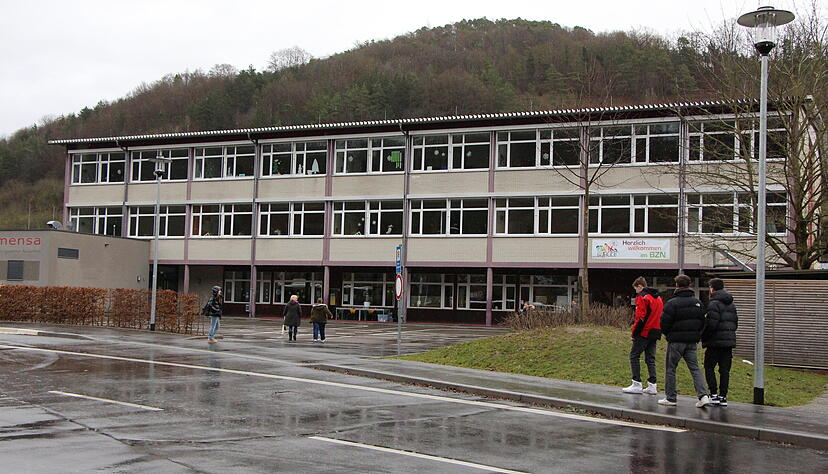Am Bau II des Niedernhaller Bildungszentrums beginnen in diesem Jahr die Sanierungsarbeiten. Am Bau I sind die Arbeiten abgeschlossen, er wird nach den Faschingsferien wieder bezogen.