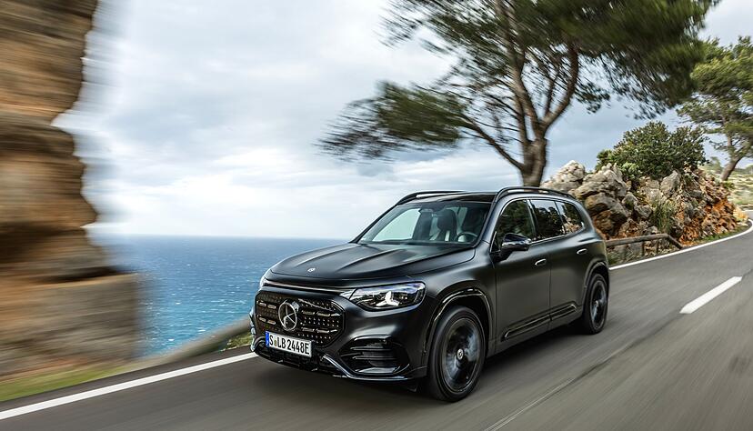 Hybrid-Option f&uuml;r Flexibilit&auml;t: Neben den Elektrovarianten bietet Mercedes den GLB auch als Hybrid mit drei Leistungsstufen und optionalem Allradantrieb an.