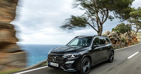 Hybrid-Option f&uuml;r Flexibilit&auml;t: Neben den Elektrovarianten bietet Mercedes den GLB auch als Hybrid mit drei Leistungsstufen und optionalem Allradantrieb an.