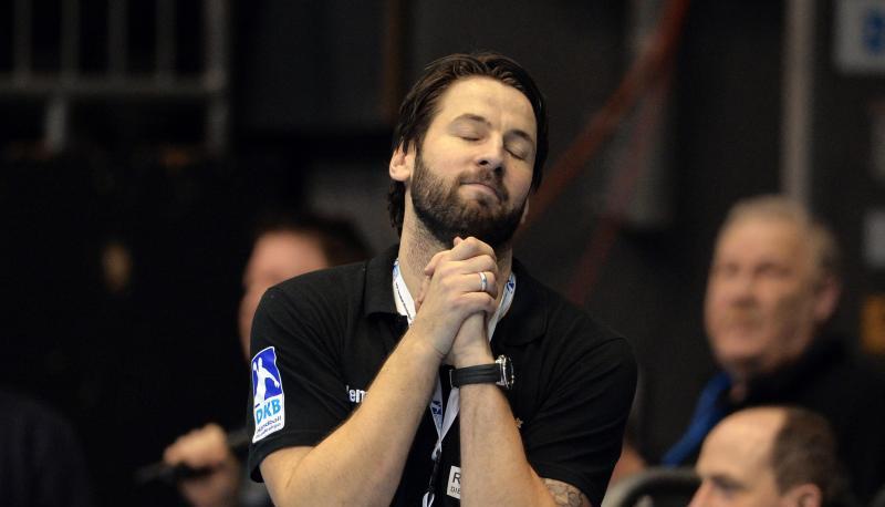 Musste mit dem SC Magdeburg eine bedeutungslose Niederlage in Silkeborg hinlegen: Trainer Bennet Wiegert. Foto: Jan Kuppert Musste mit dem SC Magdeburg eine bedeutungslose Niederlage in Silkeborg hinlegen: Trainer Bennet Wiegert. Foto: Jan Kuppert