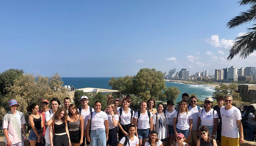 Im Oktober 2022 besuchte eine Gruppe des Neckarsulmer Albert-Schweitzer-Gymnasiums erstmals in einem Austauschprogramm Tel Aviv. Im Oktober 2022 besuchte eine Gruppe des Neckarsulmer Albert-Schweitzer-Gymnasiums erstmals in einem Austauschprogramm Tel Aviv.