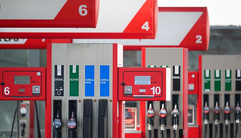 Die Spritpreise haben erneut kr&auml;ftig angezogen. Insbesondere bei Diesel. (Archivbild)
