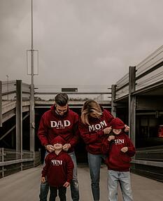 Rita Erru mit ihrer Familie. Sie macht sich Sorgen, dass den Kindern soziale Kontakte und soziales Lernen fehlen. Foto: privat Rita Erru mit ihrer Familie. Sie macht sich Sorgen, dass den Kindern soziale Kontakte und soziales Lernen fehlen. Foto: privat