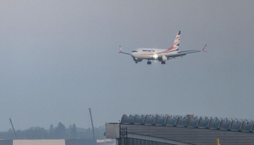 Vergangene Woche landete eine Chartermaschine mit gefl&uuml;chteten Afghaninnen und Afghanen an Bord am Flughafen Berlin-Brandenburg. (Archivbild)