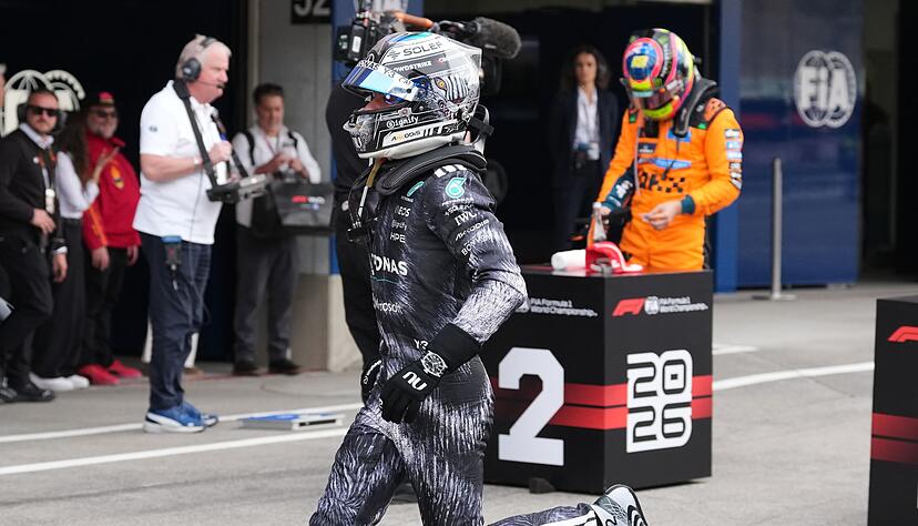 Im Vollsprint in die Jubeltraube: Japan-Sieger Kimi Antonelli. Im Vollsprint in die Jubeltraube: Japan-Sieger Kimi Antonelli.