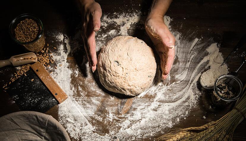 Lecker Dinkel? Wer an Weizenunverträglichkeit leidet, verträgt möglicherweise Produkte aus Dinkelmehl besser. Lecker Dinkel? Wer an Weizenunverträglichkeit leidet, verträgt möglicherweise Produkte aus Dinkelmehl besser.