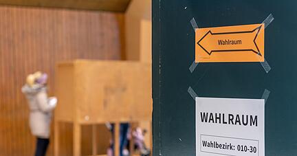 Wahllokal in der Alten Turnhalle in Horkheim.