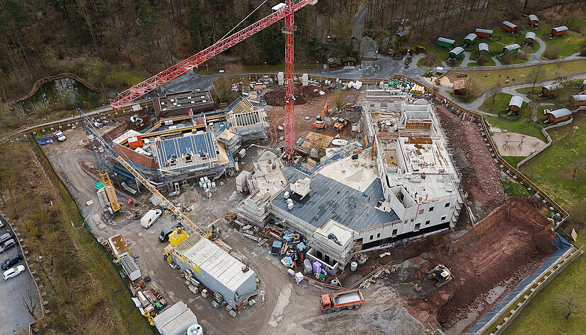 Am Wildparadies entsteht ein Empfangsgeb&auml;ude mit Schwimmbad sowie einem Wellnessbereich.