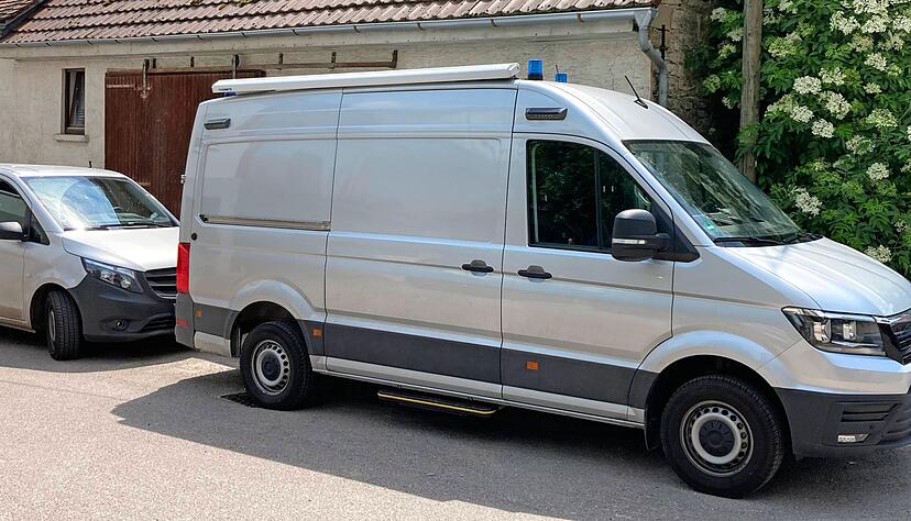 Der Angeklagte hatte selbst die Polizei zum Tatort in Belsenberg gerufen. Dort fanden die Beamten die Leiche auf dem Scheunendachboden. Der Angeklagte hatte selbst die Polizei zum Tatort in Belsenberg gerufen. Dort fanden die Beamten die Leiche auf dem Scheunendachboden.