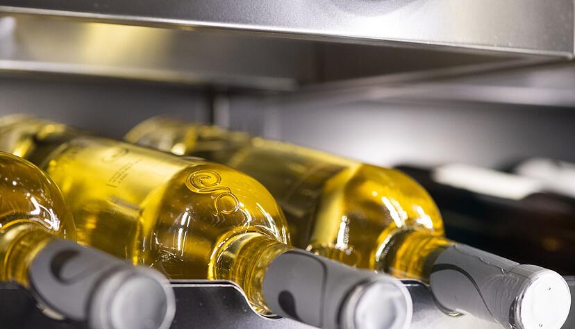 In einem Weinkühlschrank sind die Lagerbedingungen für den Lieblingswein natürlich optimal.