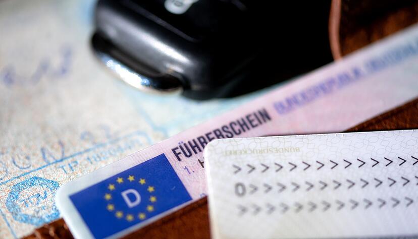Der Mann hatte seinen Führerschein wegen eines Fahrverbots abgeben müssen. (Symbolbild) Der Mann hatte seinen Führerschein wegen eines Fahrverbots abgeben müssen. (Symbolbild)