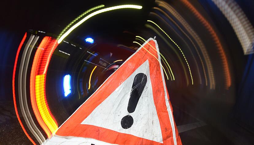 Der 58-Jährige verstarb am Unfallort. (Symbolbild) Der 58-Jährige verstarb am Unfallort. (Symbolbild)