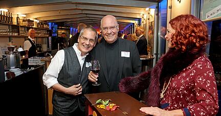 Christian Marten-Molnar (links) und Heinz Kipfer im Oktober 2022 bei der Feier 25 Jahre Theaterschiff Heilbronn.