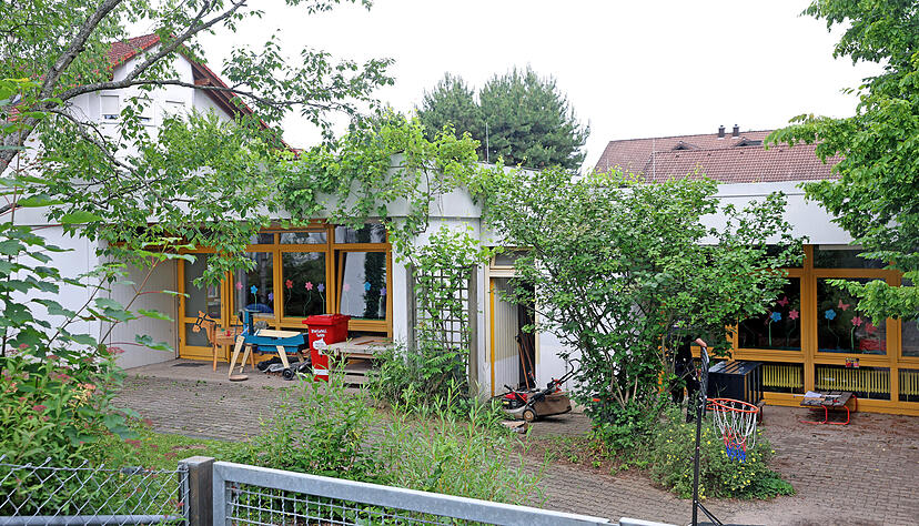 Der Kindergarten mit dem schönen Namen Lotte Lemke an der Nussäckerstraße in Horkheim wird abgerissen und bis Mitte 2028 durch einen zweistöckigen Neubau ersetzt. Der Kindergarten mit dem schönen Namen Lotte Lemke an der Nussäckerstraße in Horkheim wird abgerissen und bis Mitte 2028 durch einen zweistöckigen Neubau ersetzt.