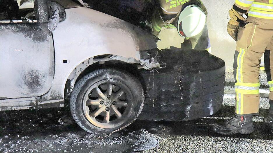 Die Aufr&auml;umarbeiten k&ouml;nnen sich laut der Polizeisprecherin bis in die Nacht ziehen.