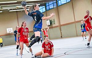 Rechtsaußen Catherine Gerold gehörte gegen die SF Schwaikheim zu den Aktivposten im Neckarsulmer Spiel. Die 21-Jährige war immer wieder im Spielaufbau eingebunden und riss mit ihren Laufwegen Lücken für die Teamkolleginnen.
