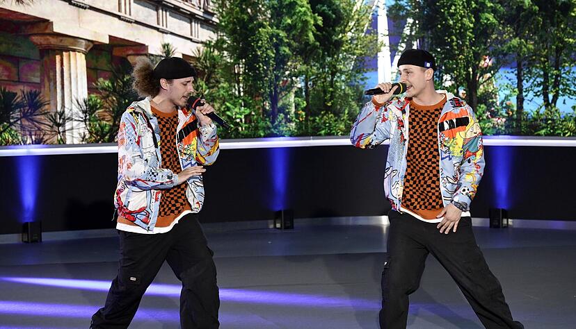 Lyon (links) und Lucas Czerniakowski traten vor der DSDS-Jury im Casting mit ihrem eigenen Schlagerhit auf. Lyon (links) und Lucas Czerniakowski traten vor der DSDS-Jury im Casting mit ihrem eigenen Schlagerhit auf.
