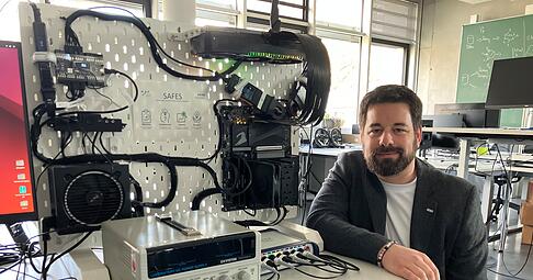 Wie viel Strom braucht eine KI-Anwendung? Damit befasst sich ein Projekt um Professor Marco Wagner von der Hochschule Heilbronn. Er forscht zu nachhaltiger KI.