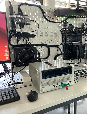 Wie viel Strom braucht eine KI-Anwendung? Damit befasst sich ein Projekt um Professor Marco Wagner von der Hochschule Heilbronn. Er forscht zu nachhaltiger KI.