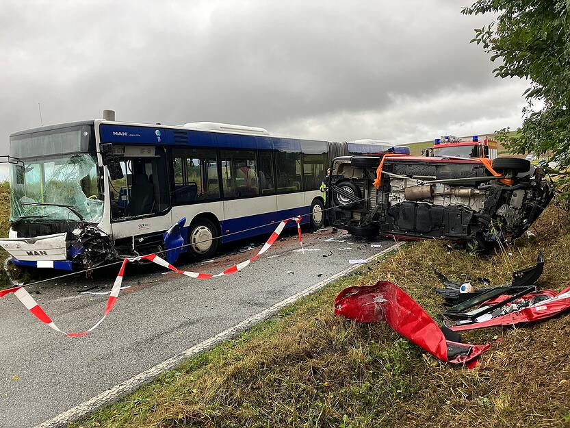 Auf der K2009 zwischen Langenbeutingen und Schwabbach kam es am Dienstagmorgen zu einem tödlichen Verkehrsunfall.