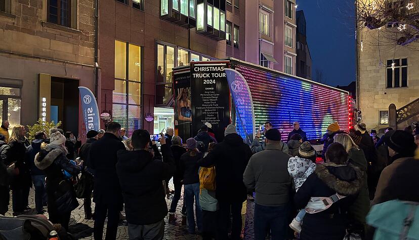 Der Christmas-Truck von Janina Martig lockt nicht nur Kinder auf den Heilbronner Weihnachtsmarkt. Der Christmas-Truck von Janina Martig lockt nicht nur Kinder auf den Heilbronner Weihnachtsmarkt.