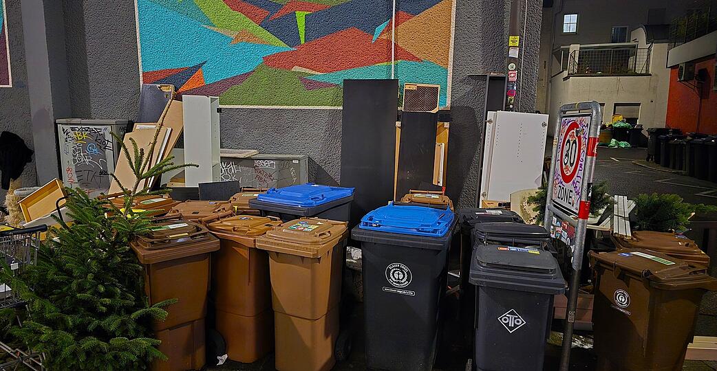 Die M&uuml;lltonnen im Heilbronner Stadtgebiet werden nach und nach abgeholt. Allerdings zieht sich der Ablauf &uuml;ber mehrere Wochen.