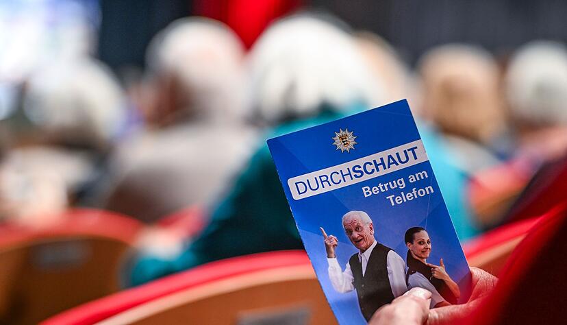 Trickbetrug als Theaterst&uuml;ck soll helfen, Senioren davor zu bewahren.