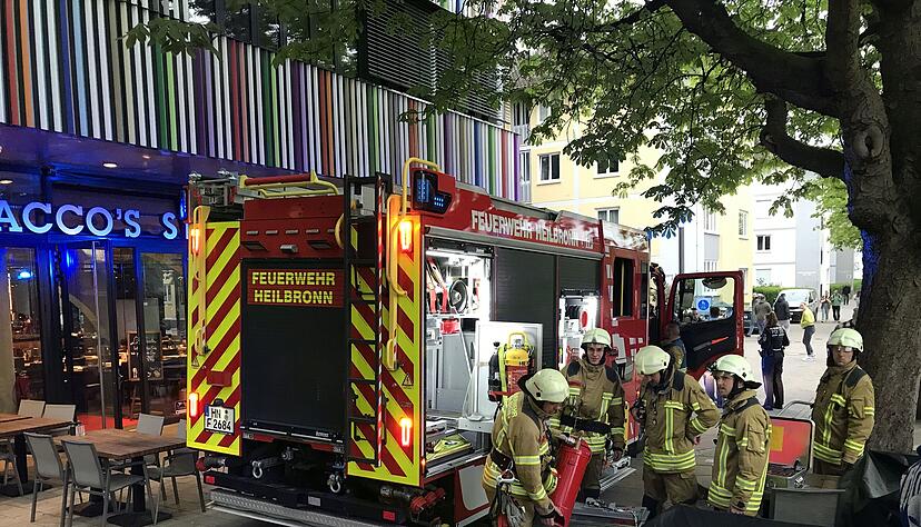 Im Abacco's Steakhouse kam es wegen einer defekten Spülmaschine zu einem Feuerwehreinsatz. Im Abacco's Steakhouse kam es wegen einer defekten Spülmaschine zu einem Feuerwehreinsatz.