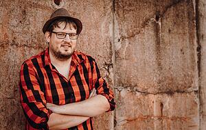 Streamen ist einfacher, Vinyl schöner: DJ Bott legt auch wieder Platten auf.