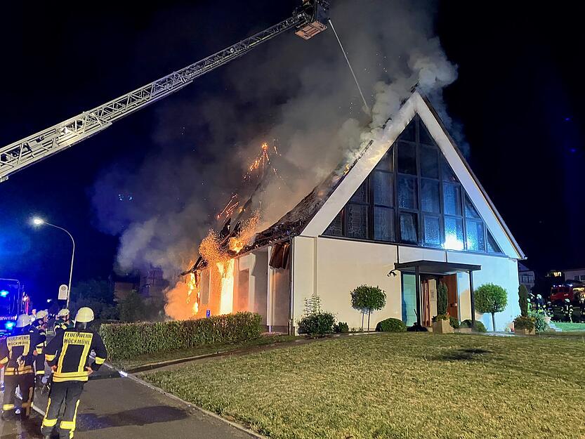 In der katholischen Kirche St. Josef in Widdern ist Samstagnacht ein Brand ausgebrochen.