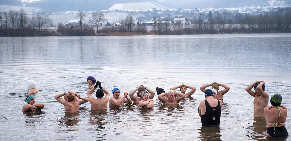Der Breitenauer See in Obersulm ist ein beliebter Treffpunkt f&uuml;r Eisbader.