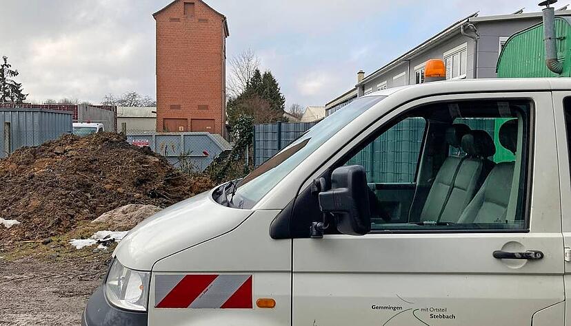 Rochade im Maschinenpark: Der Bauhof Gemmingen st&ouml;&szlig;t eine von Anfang an fehlerbehaftete Kehrmaschine ab und freut sich auf einen Neuzugang.
Foto: J&ouml;rg K&uuml;hl