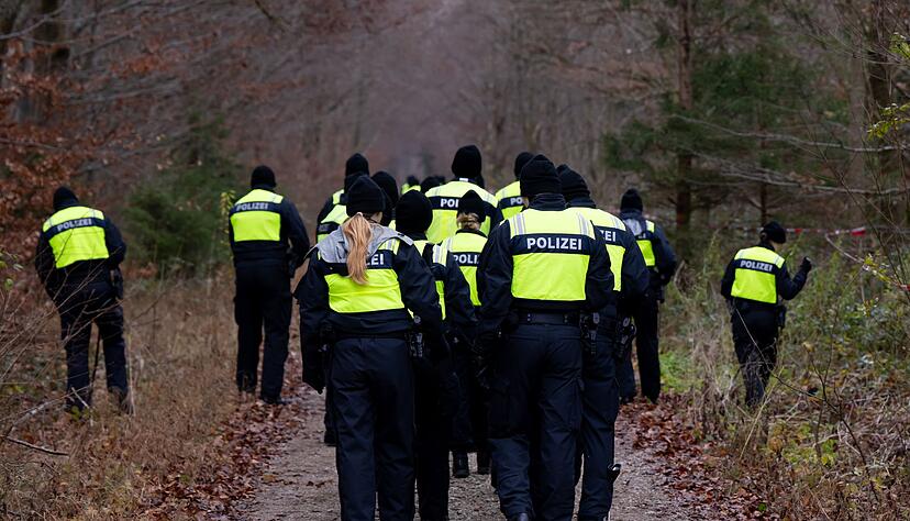 Das Waldgebiet bei München wurde durchsucht. Das Waldgebiet bei München wurde durchsucht.