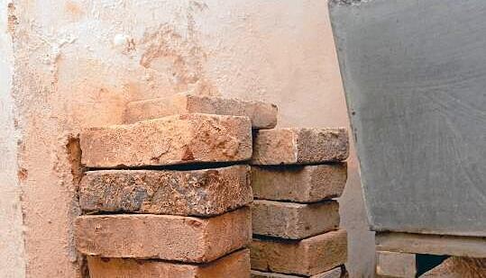 Fast alle Sarkophage sind kunstvoll verziert, mit Wappen der Ahnen, Porträts der Verstorbenen und Inschriften. Fast alle Sarkophage sind kunstvoll verziert, mit Wappen der Ahnen, Porträts der Verstorbenen und Inschriften.