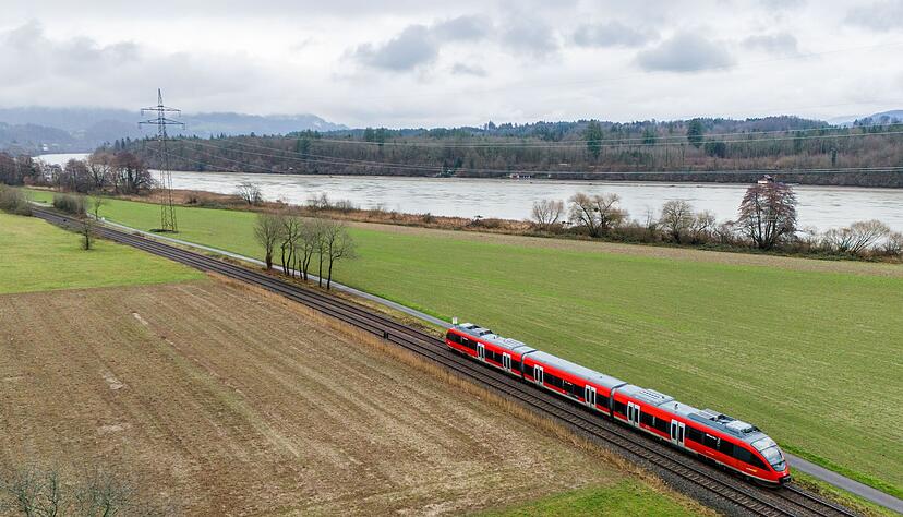 Fahrg&auml;ste der Hochrheinbahn m&uuml;ssen sich auf Einschr&auml;nkungen einstellen. (Archivbild)