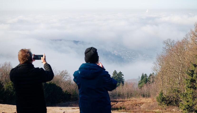 Mancherorts ist es grau und frostig, andernorts locken Sonne und etwas höhere Temperaturen. (Archivbild) Mancherorts ist es grau und frostig, andernorts locken Sonne und etwas höhere Temperaturen. (Archivbild)