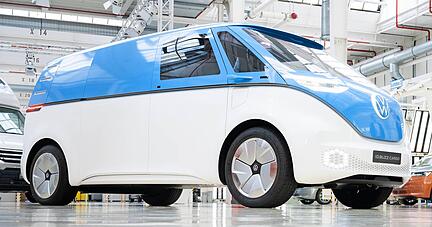 Der Elektrobus ID.Buzz soll 2025 bereits autonom unterwegs sein. Die neue VW-Autosoftware Cariad kommt allerdings erst mit dem Audi-Projekt Artemis.
Foto: dpa