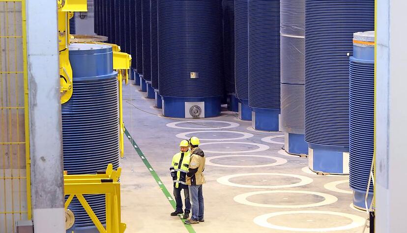 Entladen und rangieren: Die Genehmigungsbehörde verlangt, dass die EnBW mit leeren Castoren des Obrigheimer Typs übt. Das ist bereits geschehen.Foto: Andreas Veigel Entladen und rangieren: Die Genehmigungsbehörde verlangt, dass die EnBW mit leeren Castoren des Obrigheimer Typs übt. Das ist bereits geschehen.Foto: Andreas Veigel