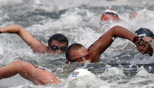 Nach dem Start ist im Wasser nur wenig Platz.