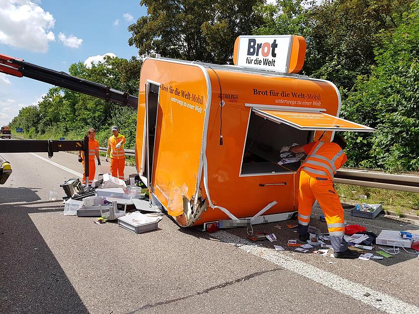 Unfall auf der A81 beim Parkplatz K&auml;lbling | 20.06.