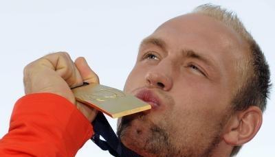 Robert Harting hat seine Goldmedaille lieb.